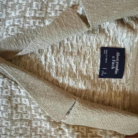 Abercrombie & Fitch Textured Beige Cardigan - Picture 2 of 5